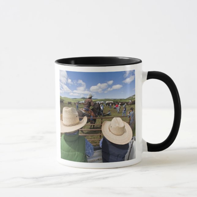 Caneca Os meninos novos recolhem o rancho 2007 de Hughes (Direita)