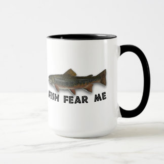 Caneca Os peixes temem-me esportes engraçados da pesca