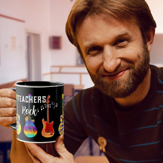 Caneca Os Professores Tocam Guitarras Coloridas em Obriga (Teachers Rock music themed Teacher appreciation black coffee mug with colorful guitars)
