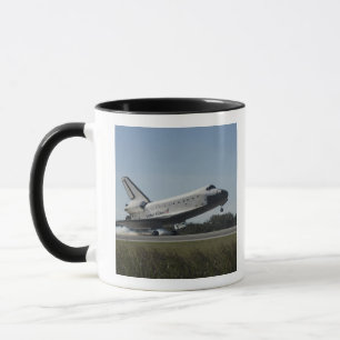 Caneca Os toques de Atlantis do vaivém espacial tragam 2