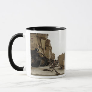 Caneca Os veículos militares são pena fechado semi no