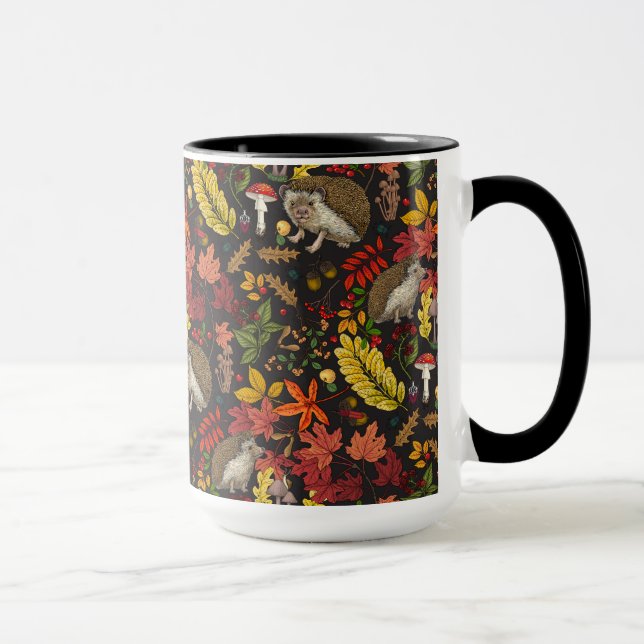 Caneca Ouriços e flora da floresta outonal em preto (Direita)