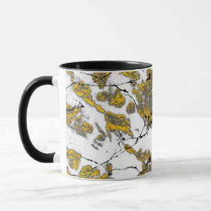 Caneca Ouro mármore com padrão de veias pretas