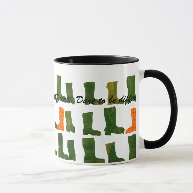 Caneca "Ouse ser" botas verdes e alaranjadas diferentes (Direita)