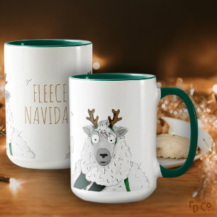 Caneca Ovelha de desenho animado 'Fleece Navidad' engraça