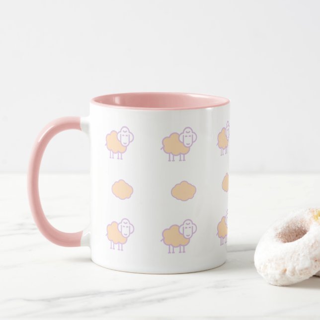 Caneca Ovelhas Cor-de-rosa-na moda com padrão de nuvens (Com Donut)
