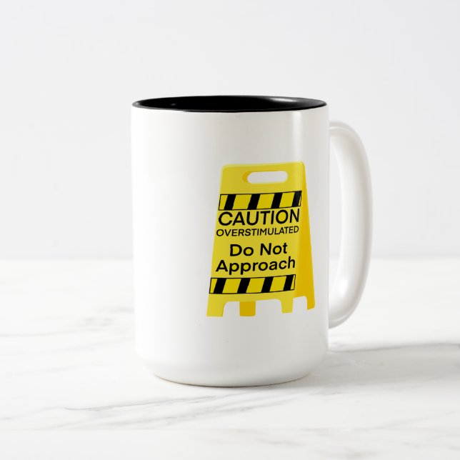 Caneca Overstimulada (Frente Esquerda)
