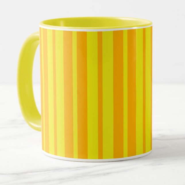Caneca Padrão de Listras Elegantes Amarelas Design  (Criador carregado)
