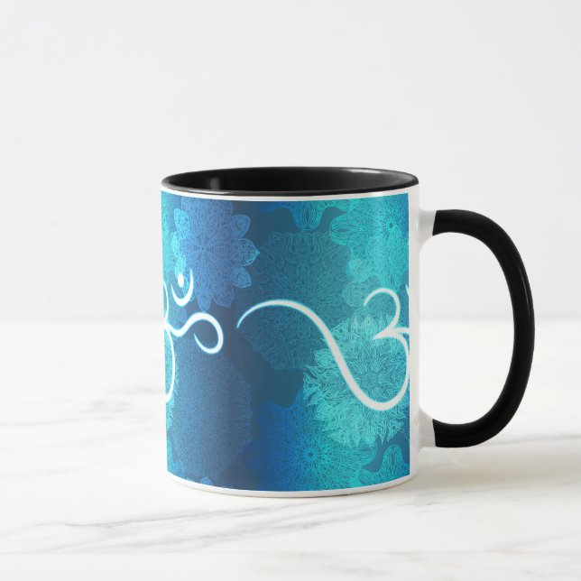 Caneca Padrão de ornamento indiano com símbolo ohm (Direita)
