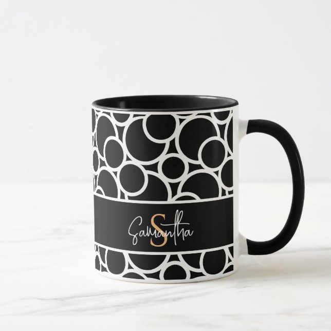 Caneca Padrão do círculo preto e branco com monograma (Direita)