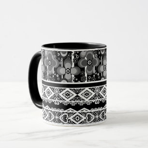 Caneca Padrão preto e branco com rendas e retalhos