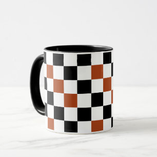 Caneca Padrão Xadrez Marrom Preto e Branco Design