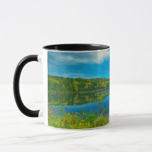 Caneca Paisagem do Lago Costello