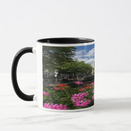 Caneca Paisagem urbana da Europa flores Jardim rua