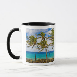 Caneca Palmeiras de coco (Cocos nucifera) balançando ao