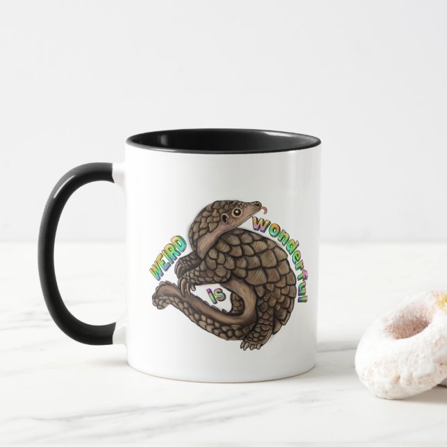 Caneca Pangolin Weird é maravilhoso (Com Donut)