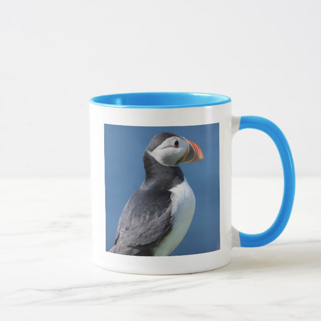 Caneca Papagaio-do-mar (Fratercula Arctica) no Penhasco (Direita)