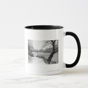 Caneca Parque urbano com lago tranquilo