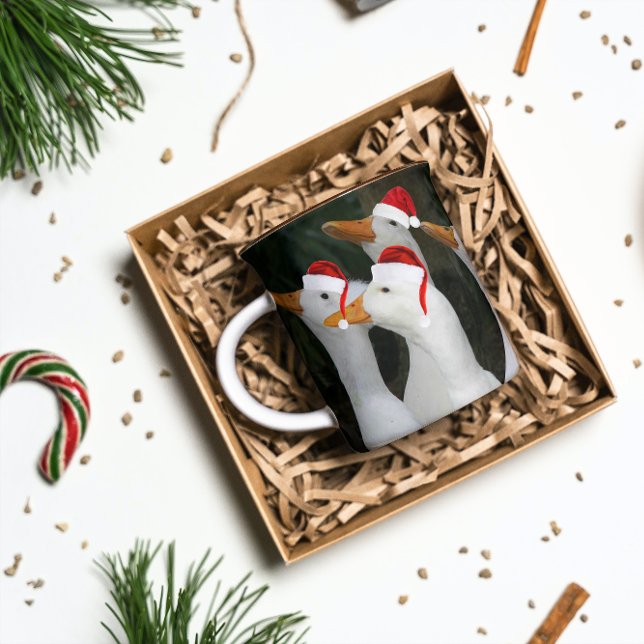 Caneca Patos Brancos Vestindo Feriado de Chapéus Vermelho (In Situ Holidays)