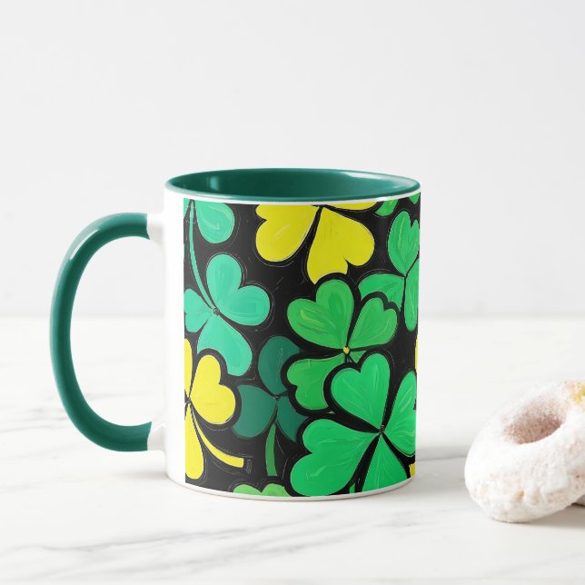 Caneca Pattern St. Patrick's Day Clovers (Com Donut)