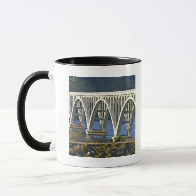 Caneca Patterson Memorial Bridge rodovia 101 sobre (Esquerda)