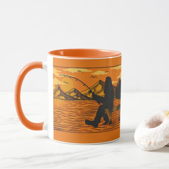 Caneca Pé Grande Pescando no Pier do Lago Sunset (Com Donut)
