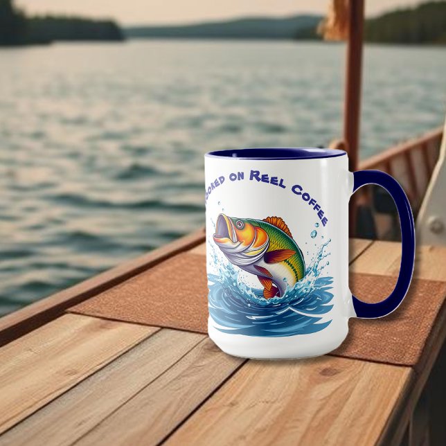 Caneca Peixe Engraçado viciado em café da bobina (Fish-Funny-Hooked on Reel Coffee Mug)