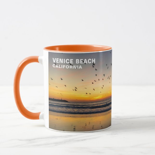 Caneca Pelicanos em Sunset - Venice Beach, CA Mug (Esquerda)