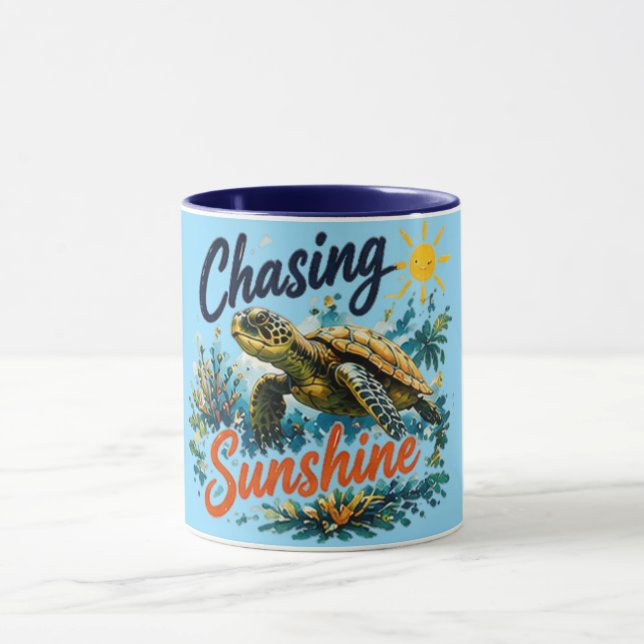 Caneca Perseguindo o Sol | Gráfico Fofo de Verão  (Centro)