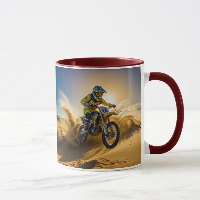 Caneca Piloto de Motocross Pilotando nas Dunas (Direita)