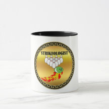 Pinos e bolas de boliche com a palavra STRIKEOLOGI