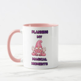 Caneca Planejando Meus Momentos Mágicos – Gnome Rosa