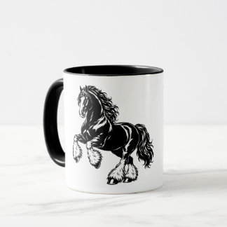 Caneca Poderosa Ilustração de Cavalo Shire Preto e Branco
