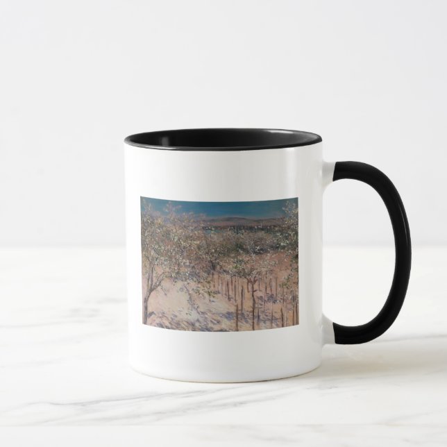 Caneca Pomar com florescência de árvores de Apple, (Direita)