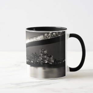 Caneca Ponte de Williamsburg na Nova Iorque na noite