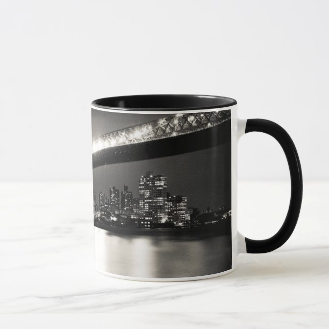Caneca Ponte de Williamsburg na Nova Iorque na noite (Direita)