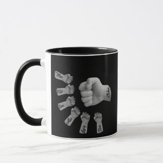 Caneca PopPa e crianças entregam as mãos