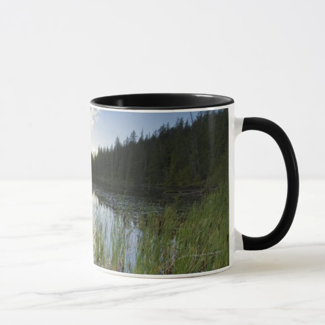 Caneca Por do sol em um lago pequeno (Direita)
