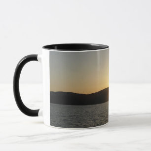 Caneca Por do sol no lago Onota: Vertical