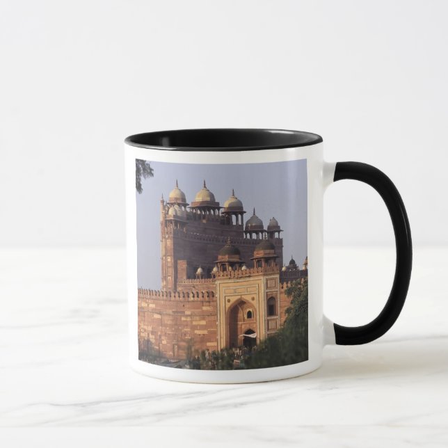 Caneca Porta da Vitória de Buland Darwaza) à Dargah (Direita)