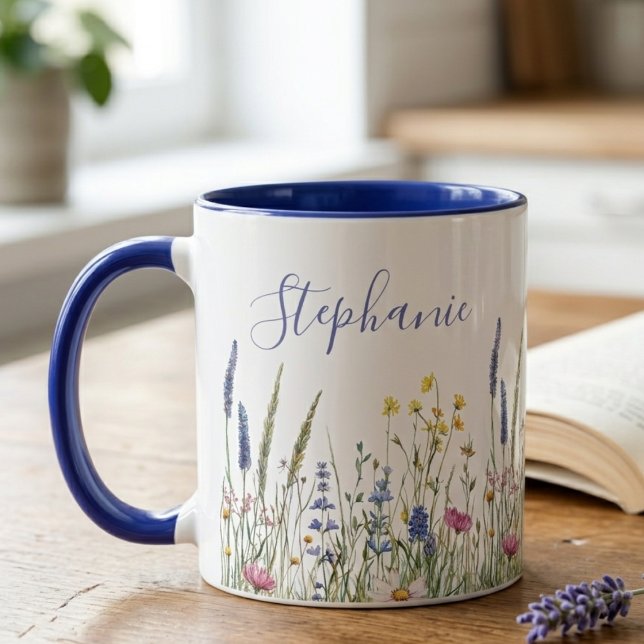 Caneca Prado de Flores Silvestres Botânico Índigo Suave (A custom botanical wildflower meadow mug for a friend's daily self care routine.)