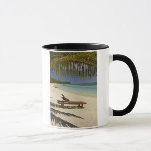 Caneca Praia, palmeiras e espreguiçadeira