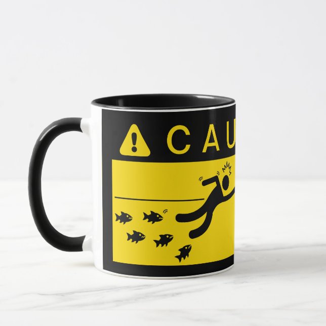 Caneca Precaução: Piranhas na Água (Esquerda)
