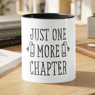Caneca Presente Amante de Livros Só Mais Um Capítulo