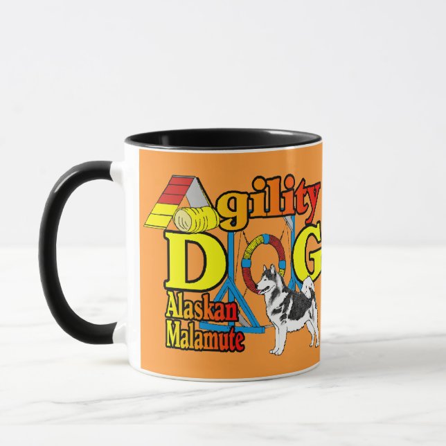 Caneca Presentes de agilidade no Alaska Malamute (Esquerda)
