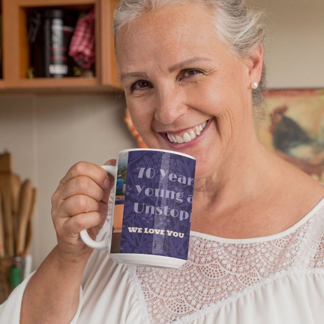 Caneca Presentes personalizados de colagem de fotos para  (Custom Photo Collage Gifts for 70 Year Old Woman Mug)