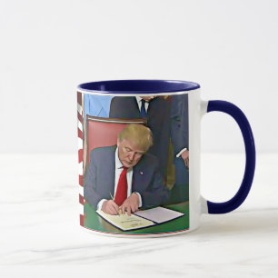 Caneca Presidente Donald Trump Assinando Documentos Café