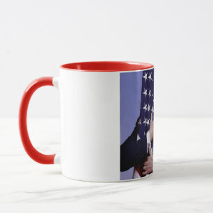 Caneca Presidente Trunfo que abraça a bandeira