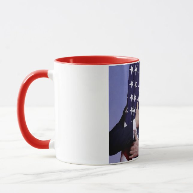 Caneca Presidente Trunfo que abraça a bandeira (Esquerda)