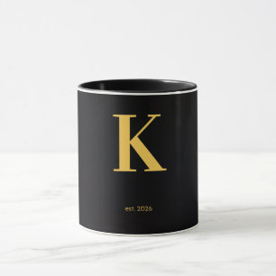 Caneca Preta com Letra Dourada Caneca de Monogra